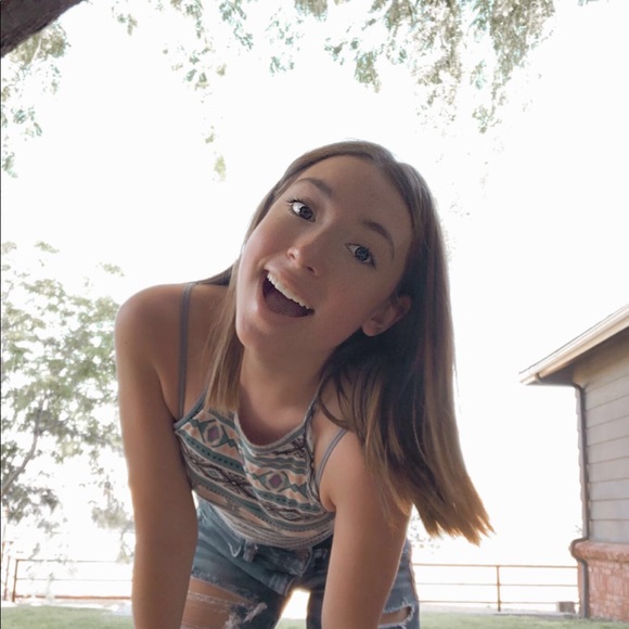 Meet your Posher, Paige - Picture 1 of 1